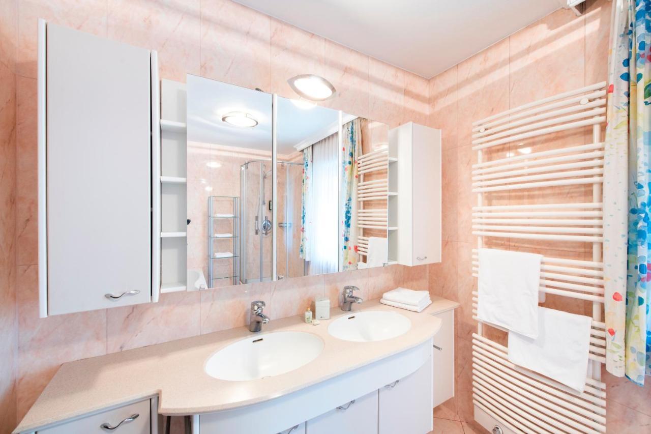 Manni Home - Rooms & Apartments マイヤーホーフェン エクステリア 写真