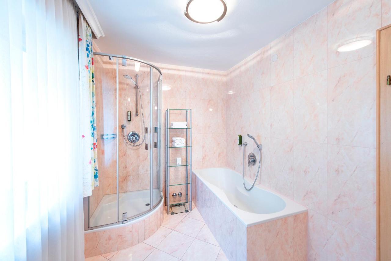 Manni Home - Rooms & Apartments マイヤーホーフェン エクステリア 写真